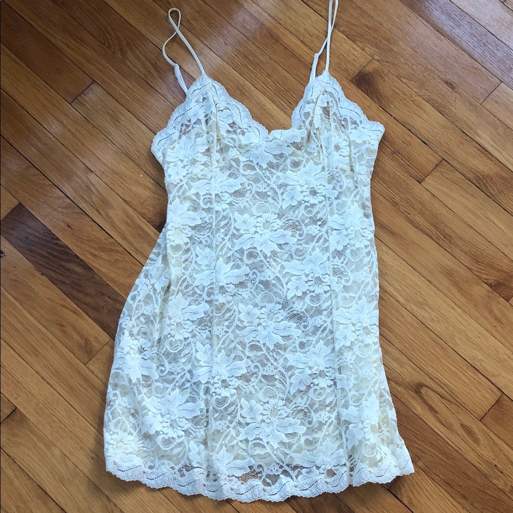 Victoria's Secret Cream Lace Slip excellent condition size medium